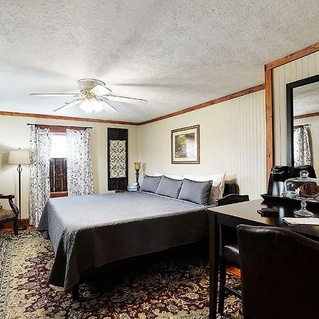 Hocking Hills Inn Logan Buitenkant foto