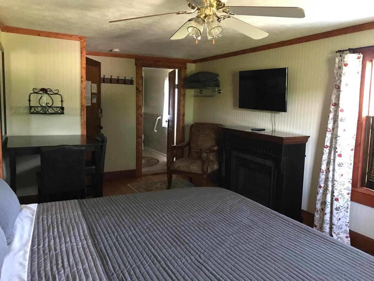 Hocking Hills Inn Logan Buitenkant foto