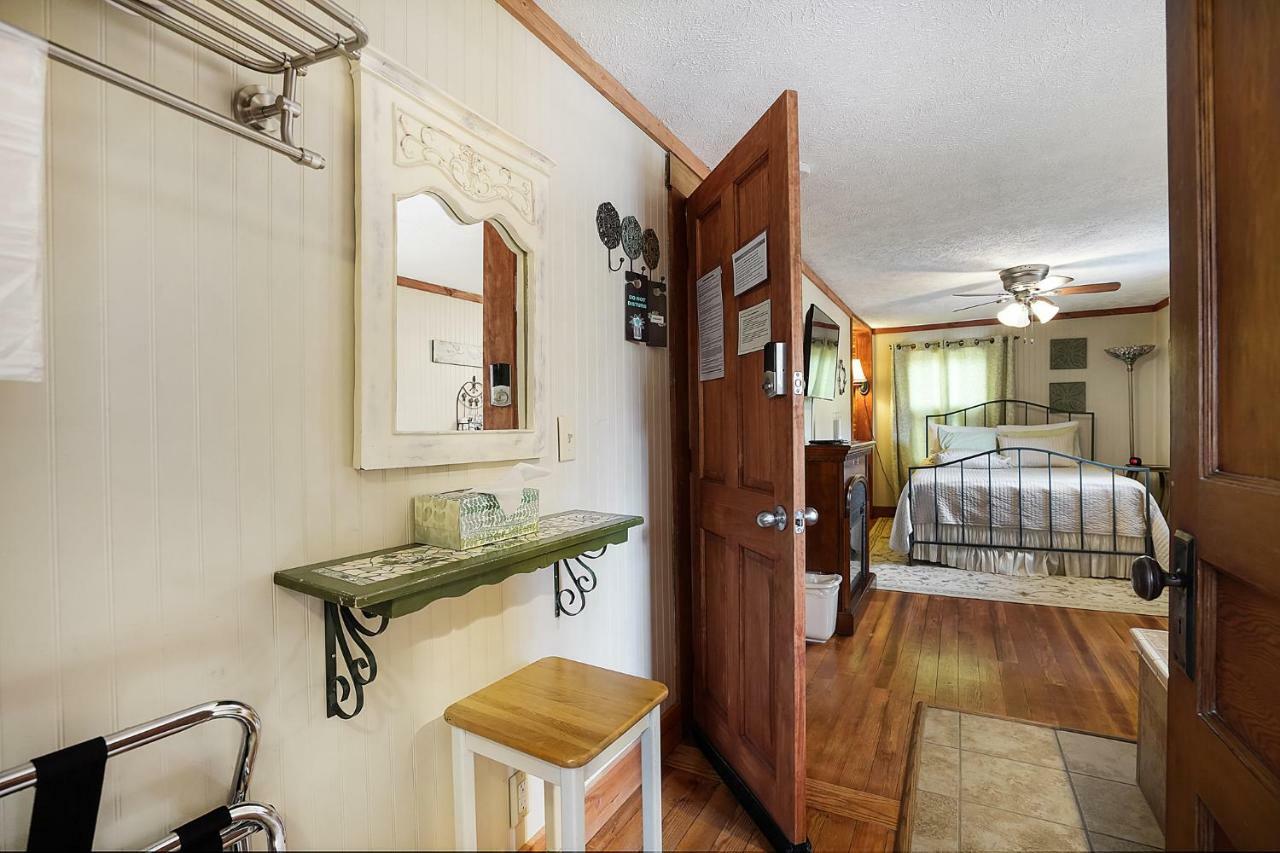 Hocking Hills Inn Logan Buitenkant foto