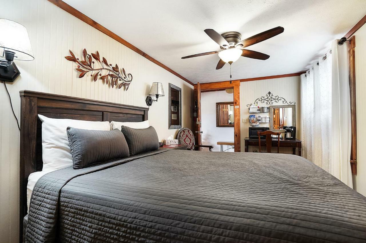 Hocking Hills Inn Logan Buitenkant foto