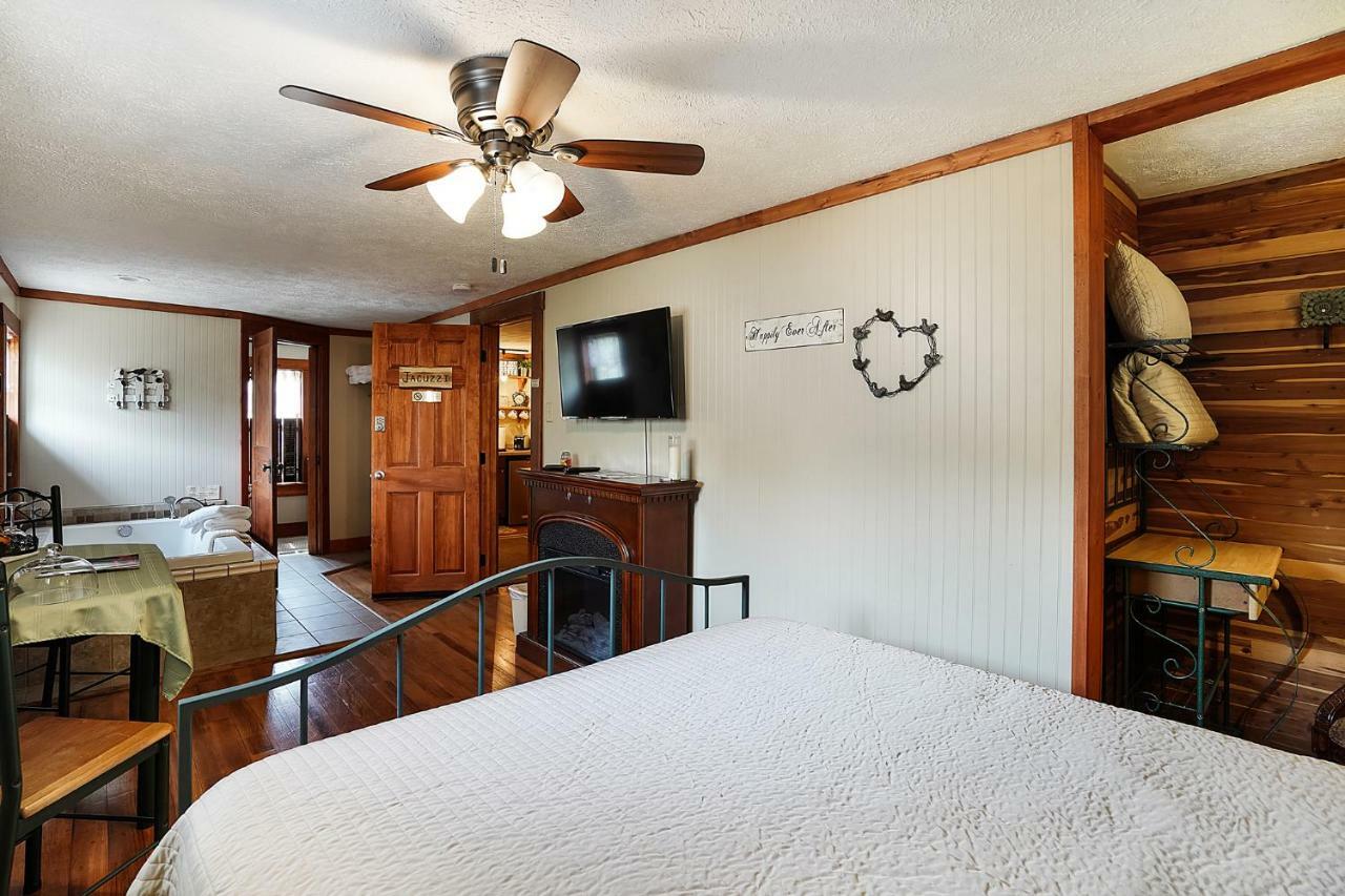 Hocking Hills Inn Logan Buitenkant foto